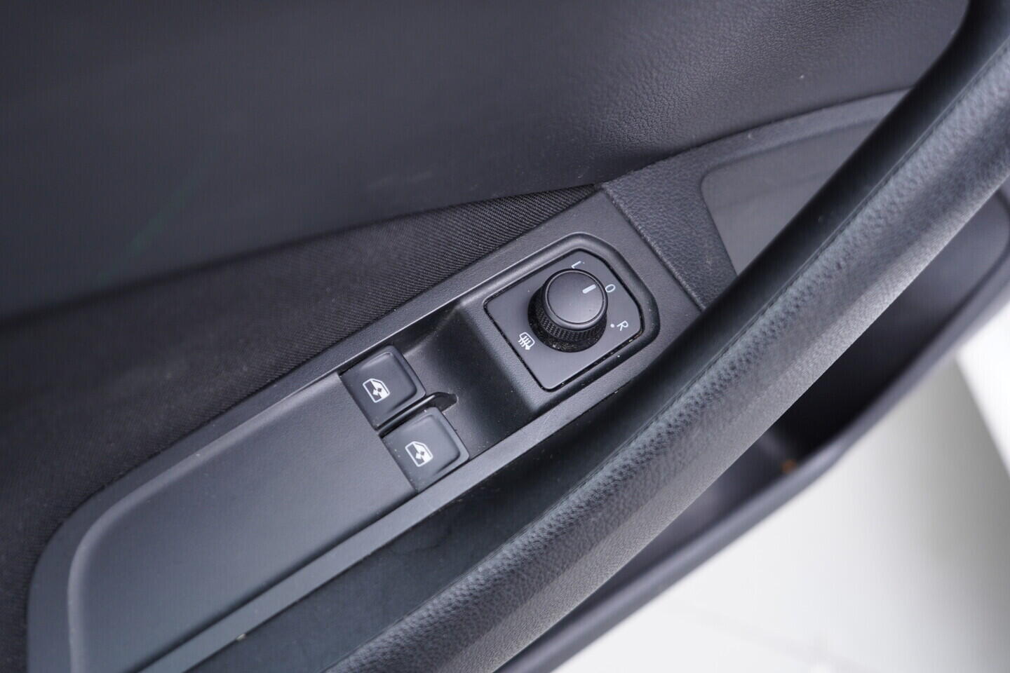 OV190V10828_20.webp_SCALA Ambition 1.0 TSI 70 kW manuál, DPH