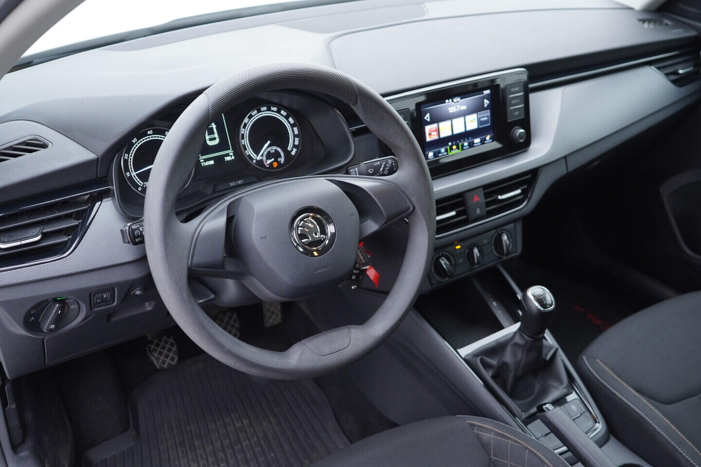 OV190V10828_21.webp_SCALA Ambition 1.0 TSI 70 kW manuál, DPH