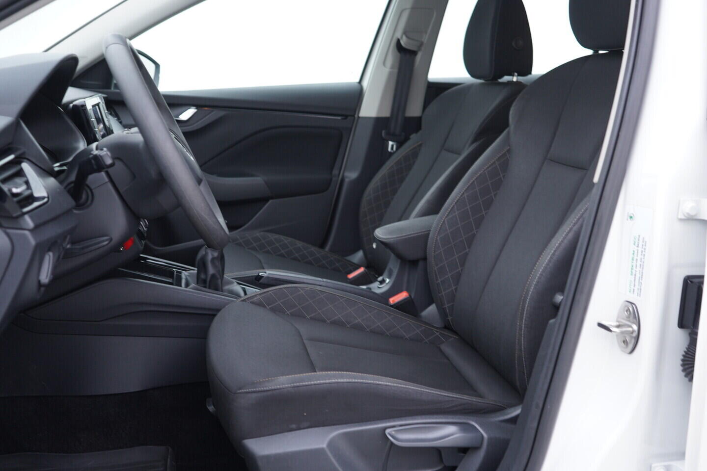 OV190V10828_22.webp_SCALA Ambition 1.0 TSI 70 kW manuál, DPH