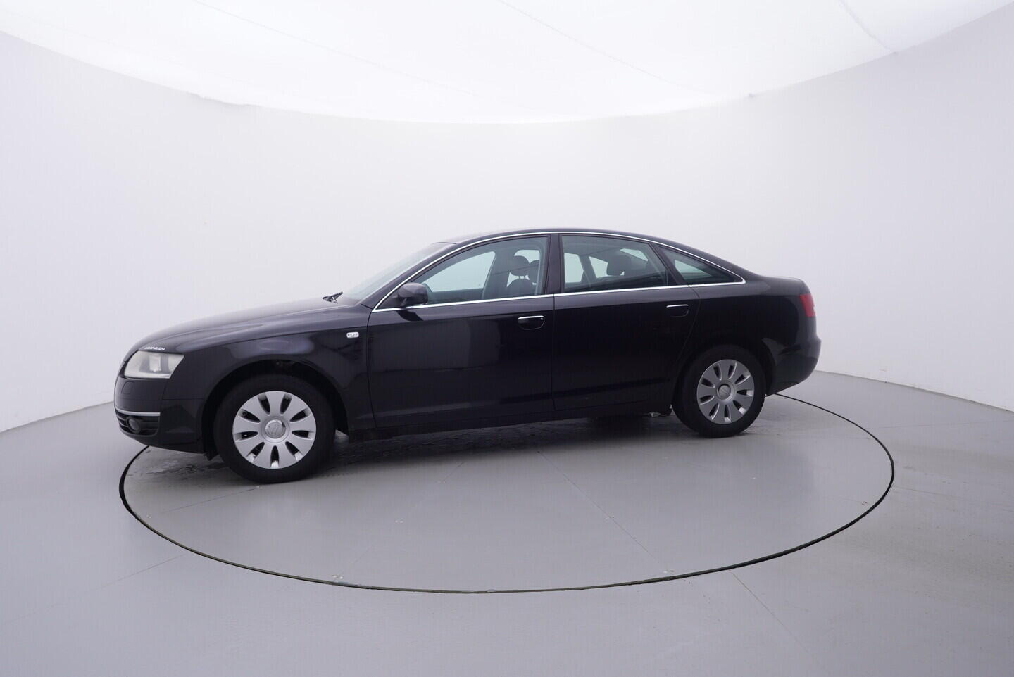 OV190V10829_11.webp_A6  2.0 TDI _ kW manuál