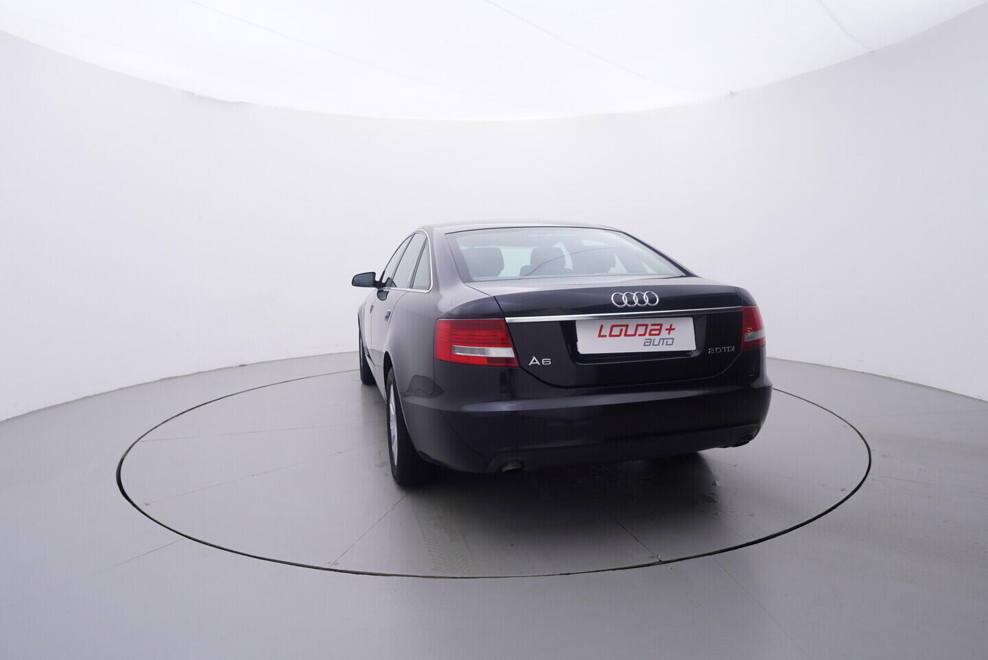 OV190V10829_13.webp_A6  2.0 TDI _ kW manuál