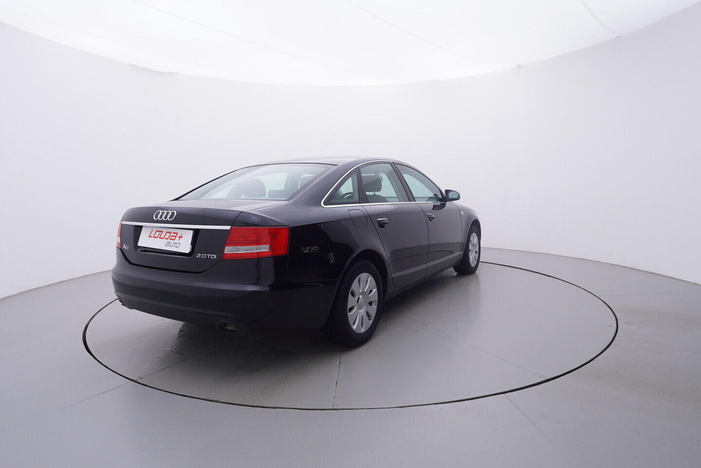 OV190V10829_14.webp_A6  2.0 TDI _ kW manuál