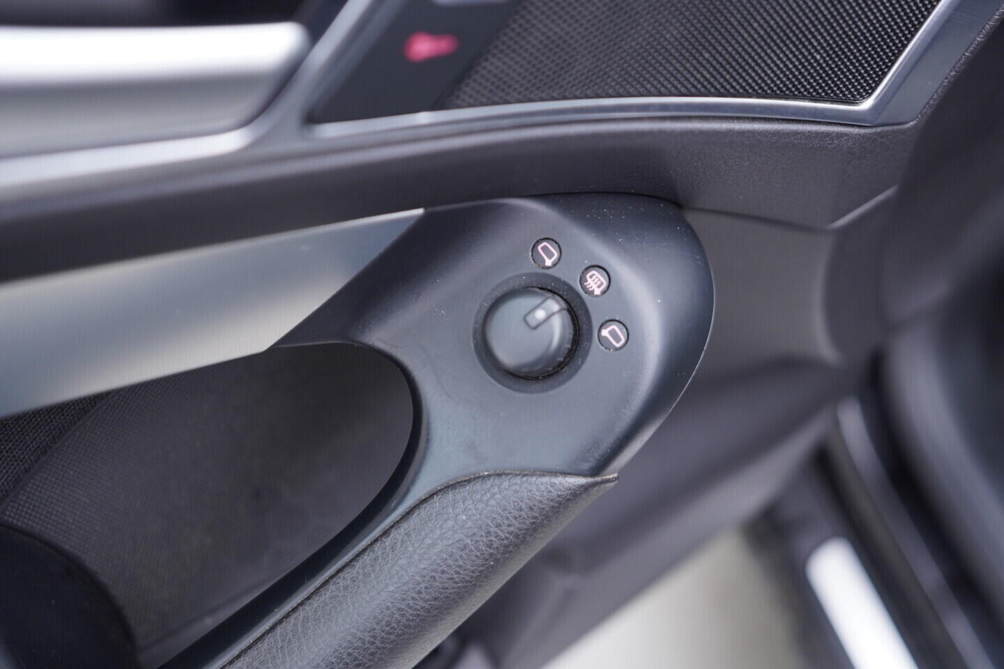 OV190V10829_20.webp_A6  2.0 TDI _ kW manuál