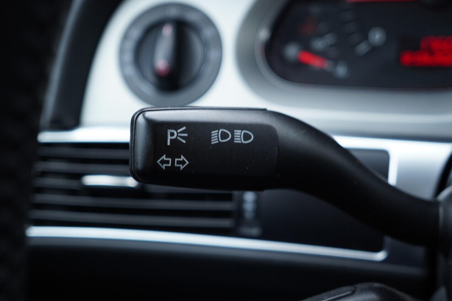 OV190V10829_27.webp_A6  2.0 TDI _ kW manuál