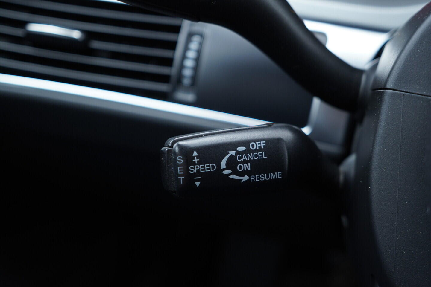 OV190V10829_28.webp_A6  2.0 TDI _ kW manuál