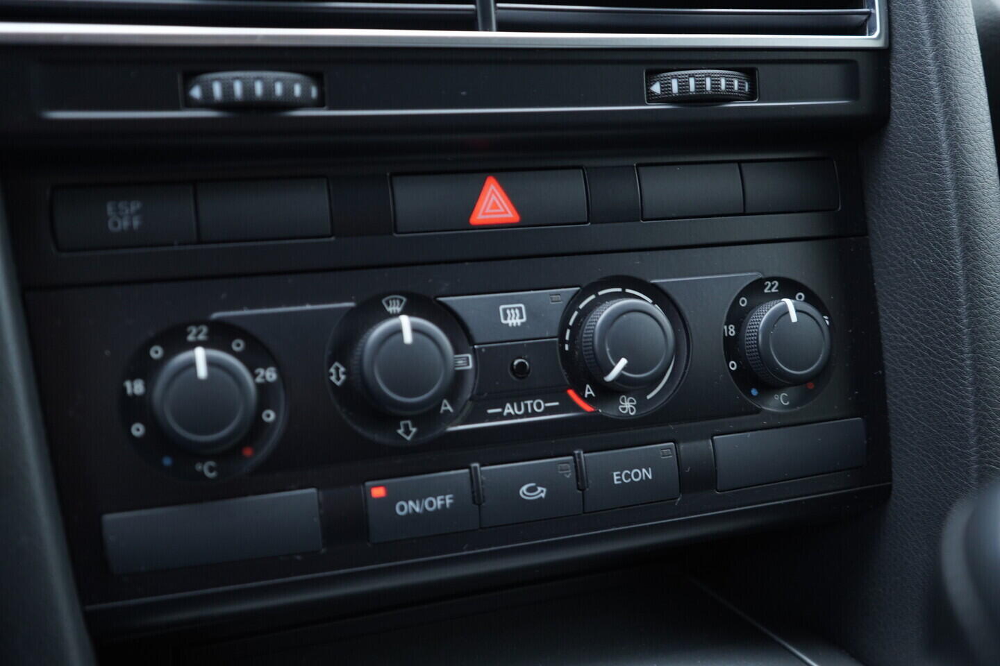 OV190V10829_31.webp_A6  2.0 TDI _ kW manuál