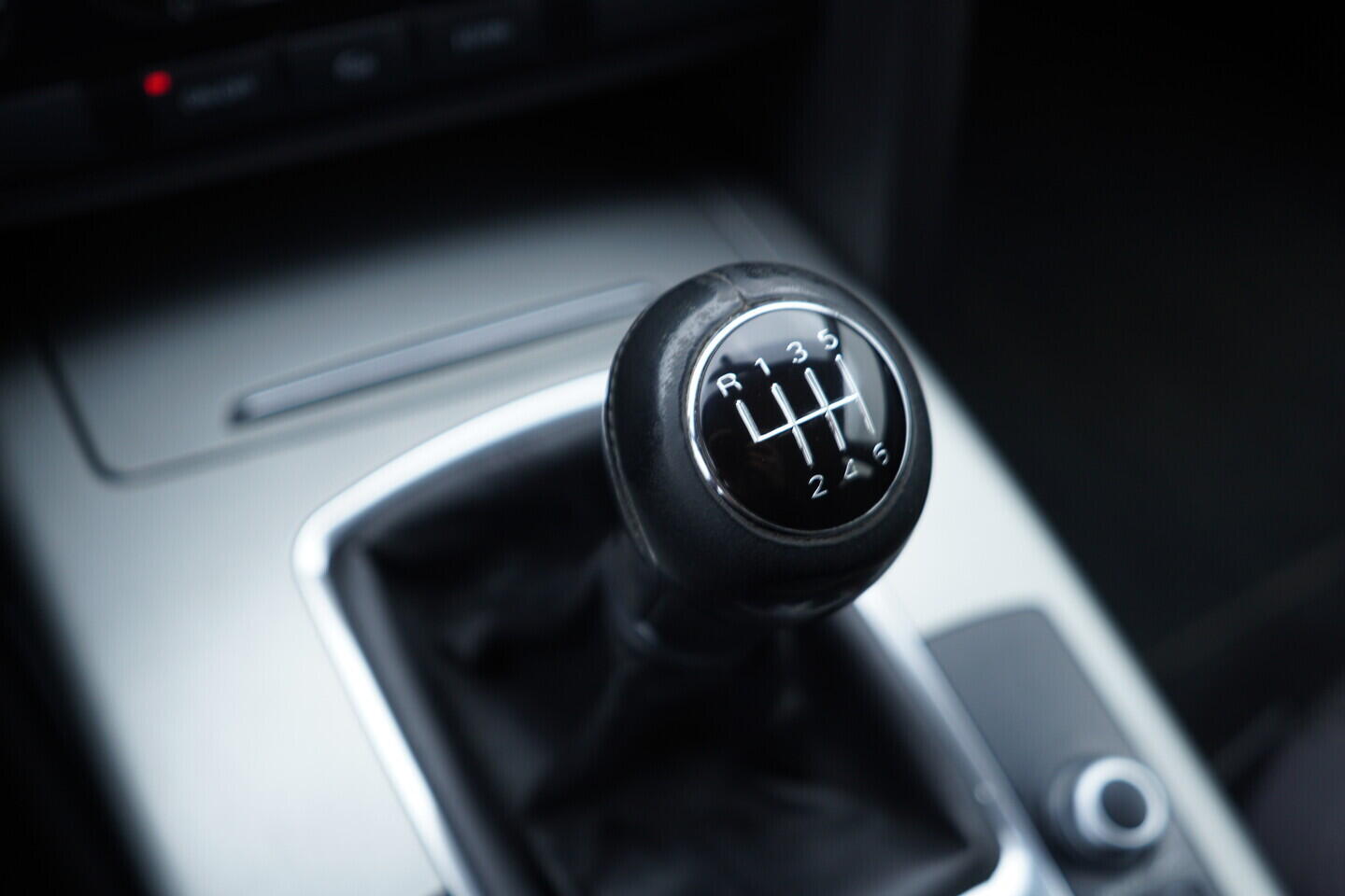 OV190V10829_32.webp_A6  2.0 TDI _ kW manuál