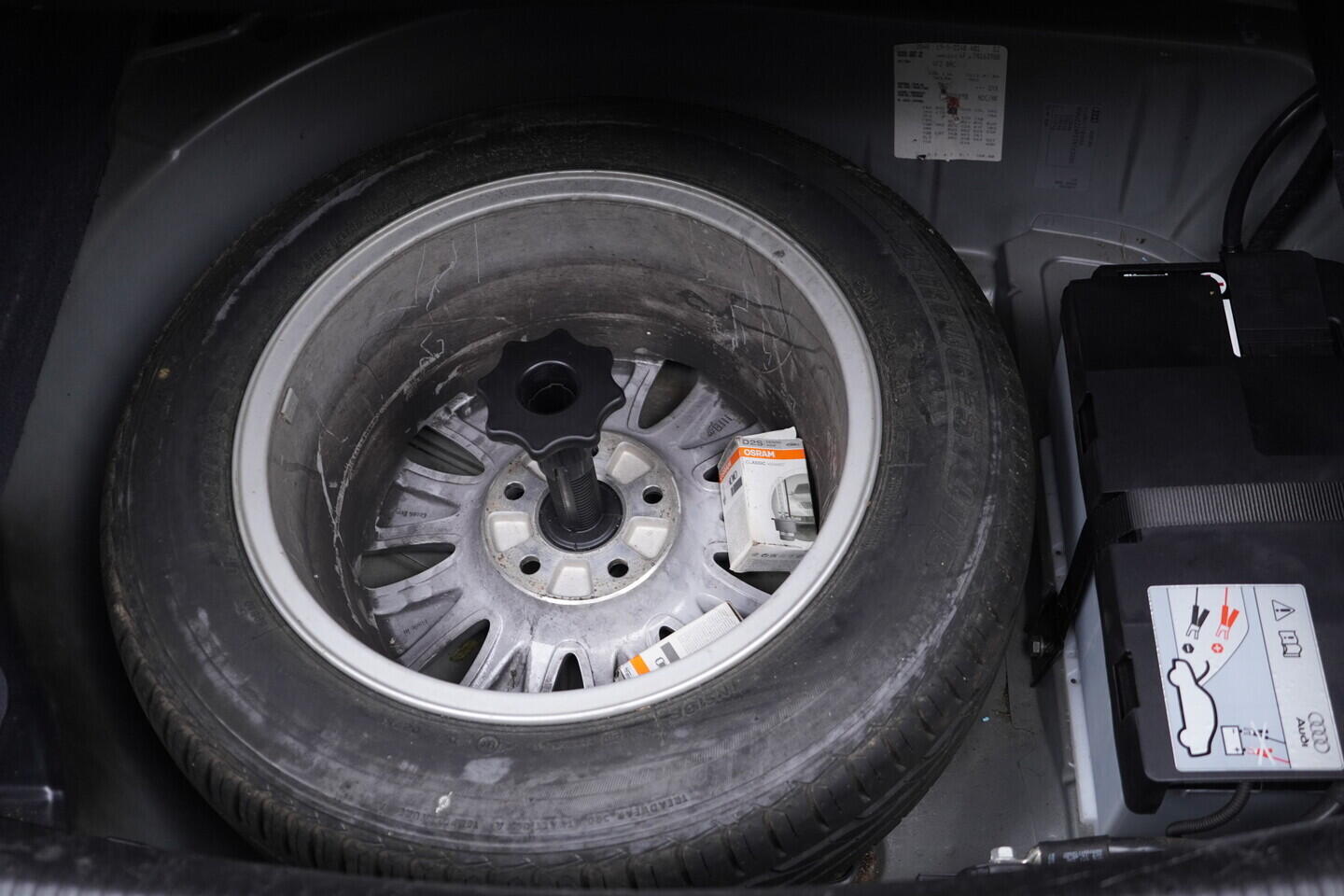 OV190V10829_35.webp_A6  2.0 TDI _ kW manuál