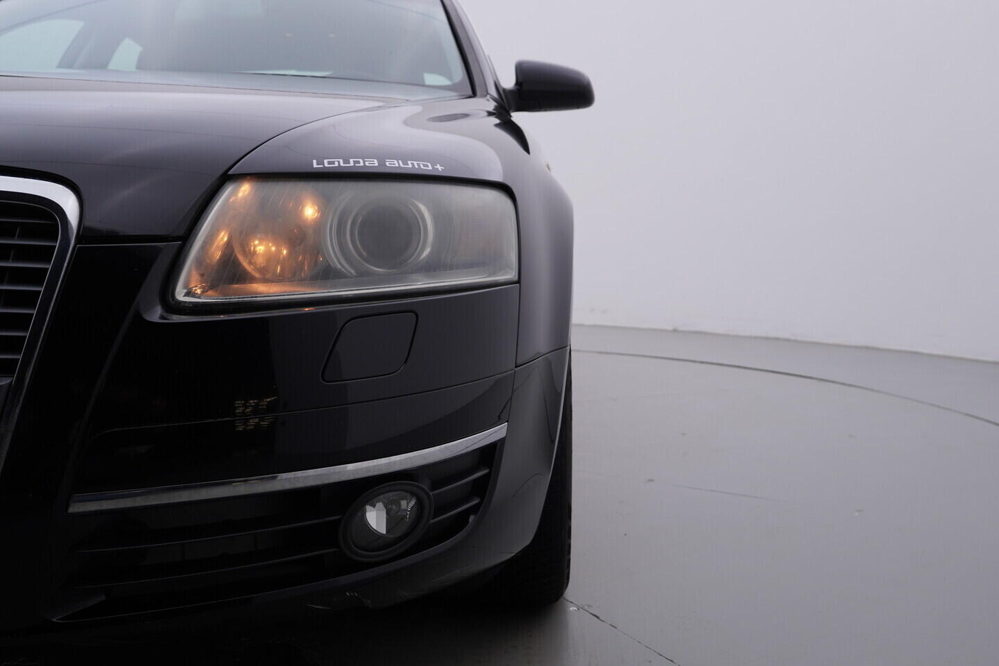 OV190V10829_37.webp_A6  2.0 TDI _ kW manuál