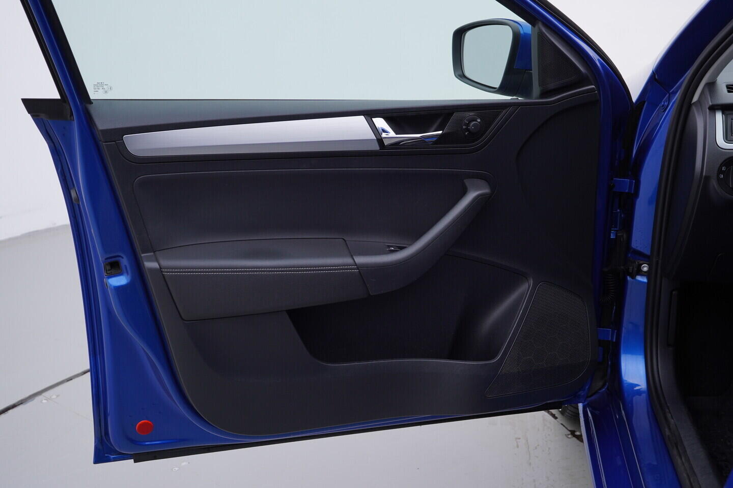 OV190V10830_19.webp_RAPID  1.0 TSI 81 kW manuál