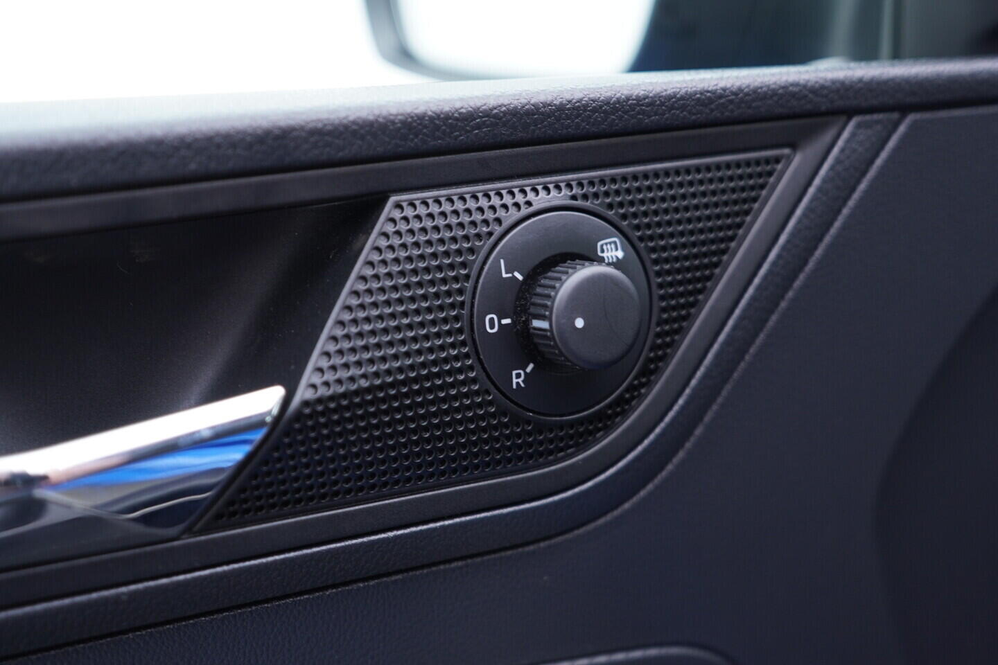 OV190V10830_21.webp_RAPID  1.0 TSI 81 kW manuál