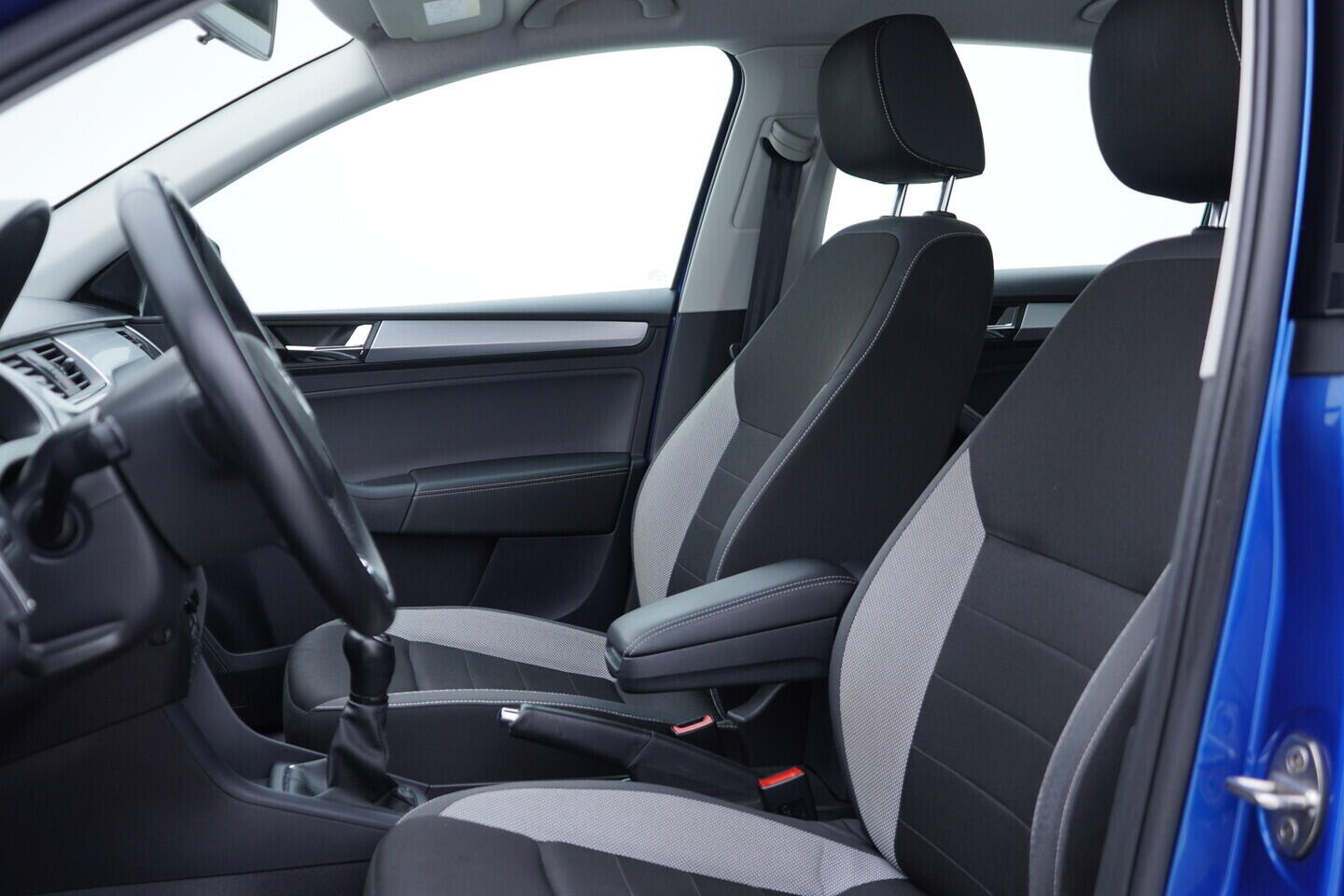 OV190V10830_22.webp_RAPID  1.0 TSI 81 kW manuál