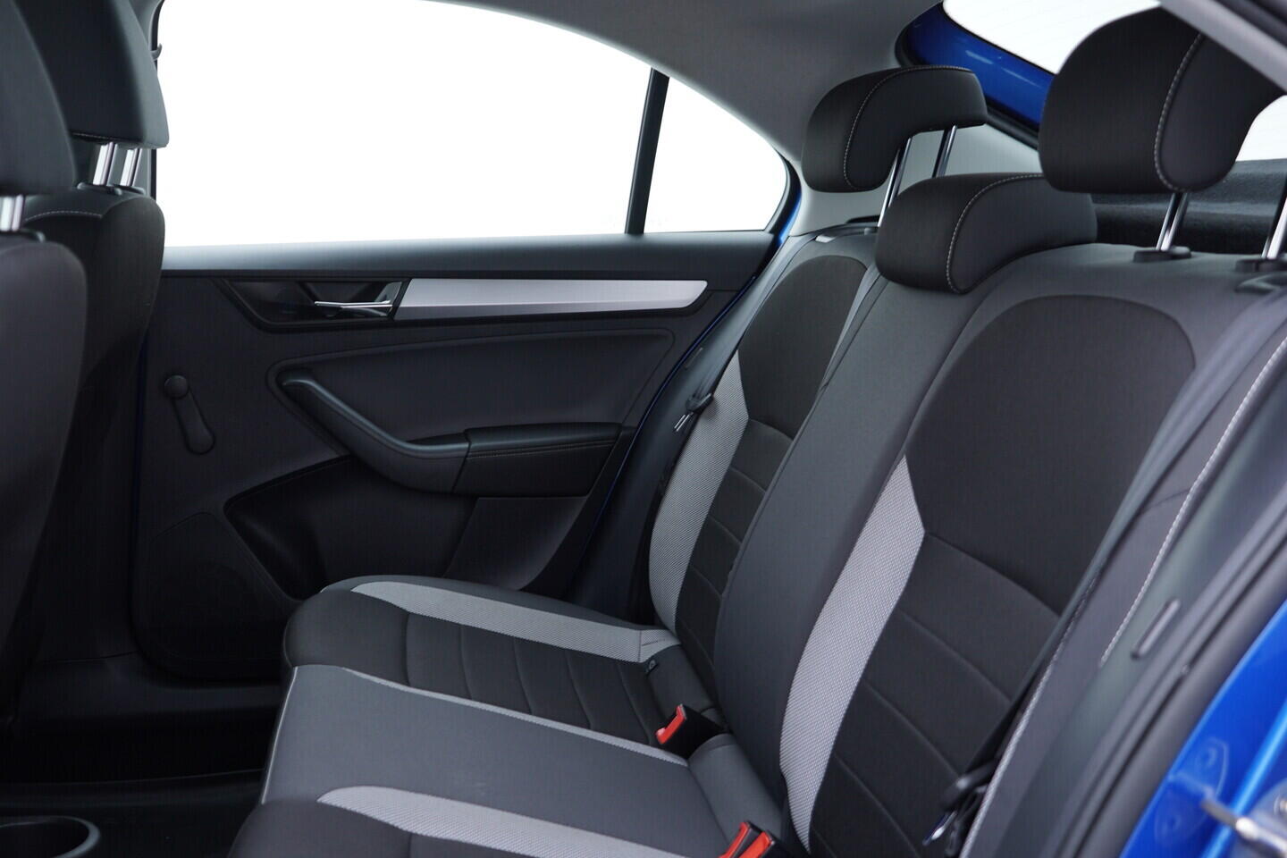 OV190V10830_24.webp_RAPID  1.0 TSI 81 kW manuál