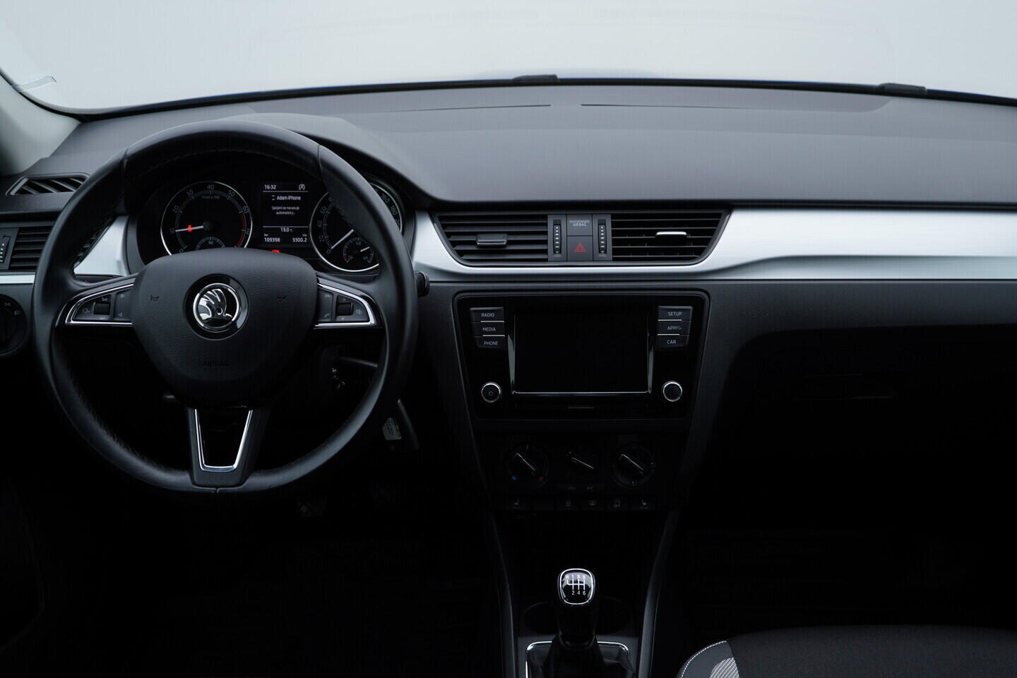 OV190V10830_25.webp_RAPID  1.0 TSI 81 kW manuál