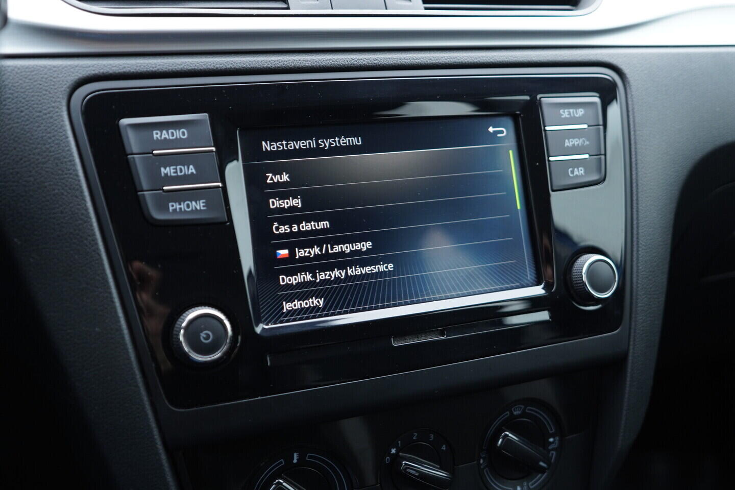 OV190V10830_32.webp_RAPID  1.0 TSI 81 kW manuál