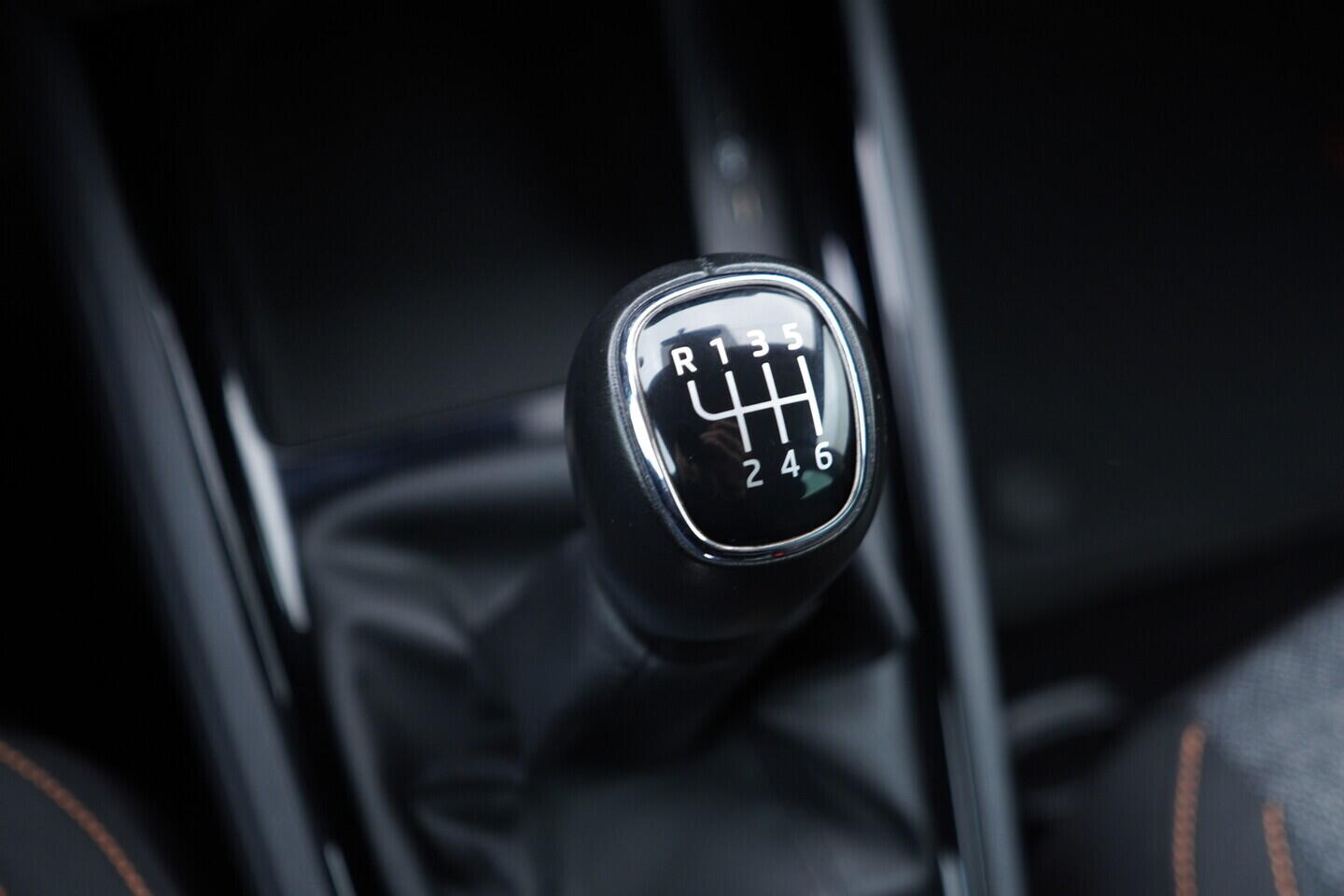 OV190V10831_34.webp_KAMIQ Ambition 1.5 TSI 110 kW manuál