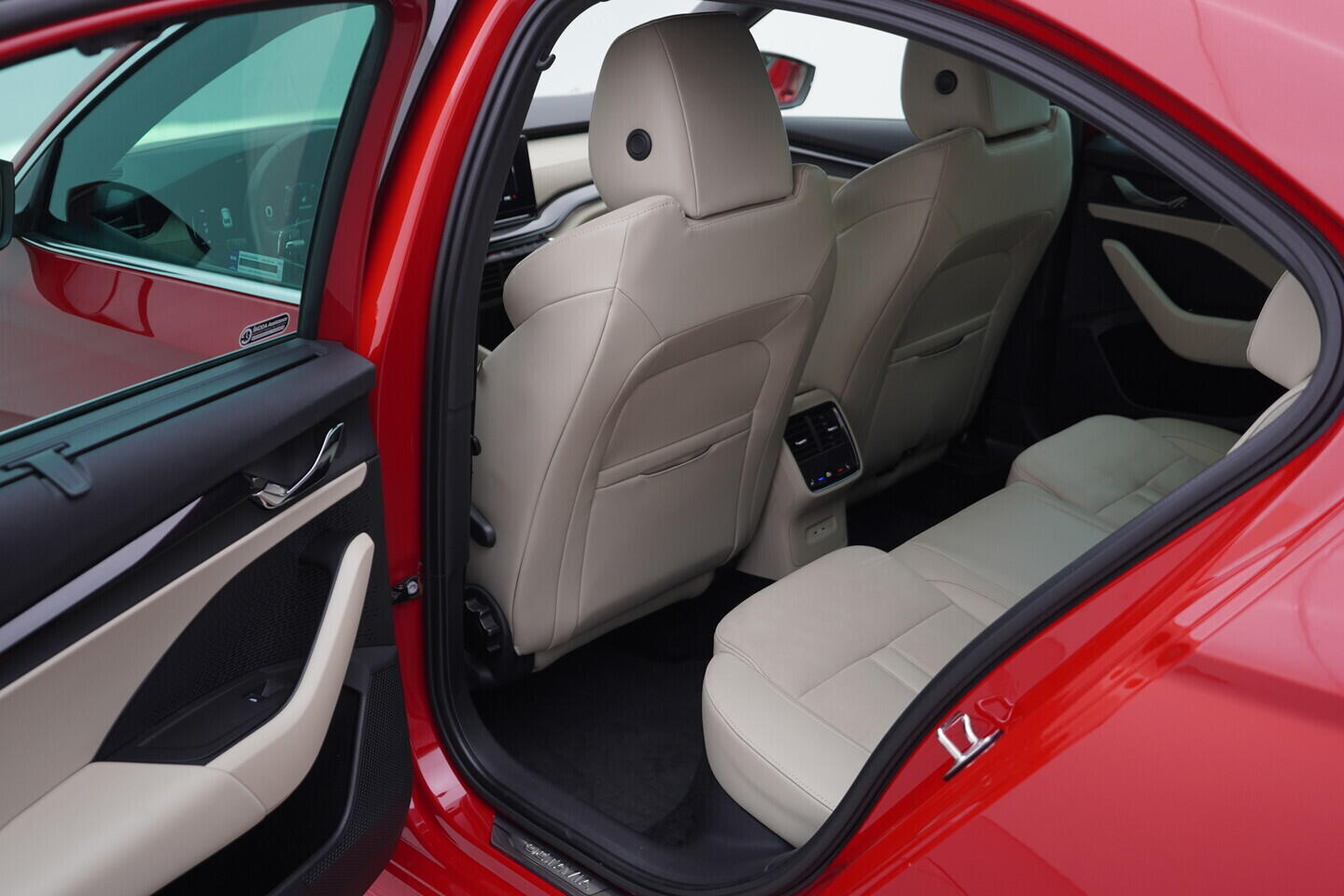 OV190V10835_35.webp_OCTAVIA Style 1.5 TSI 110 kW automat, DPH