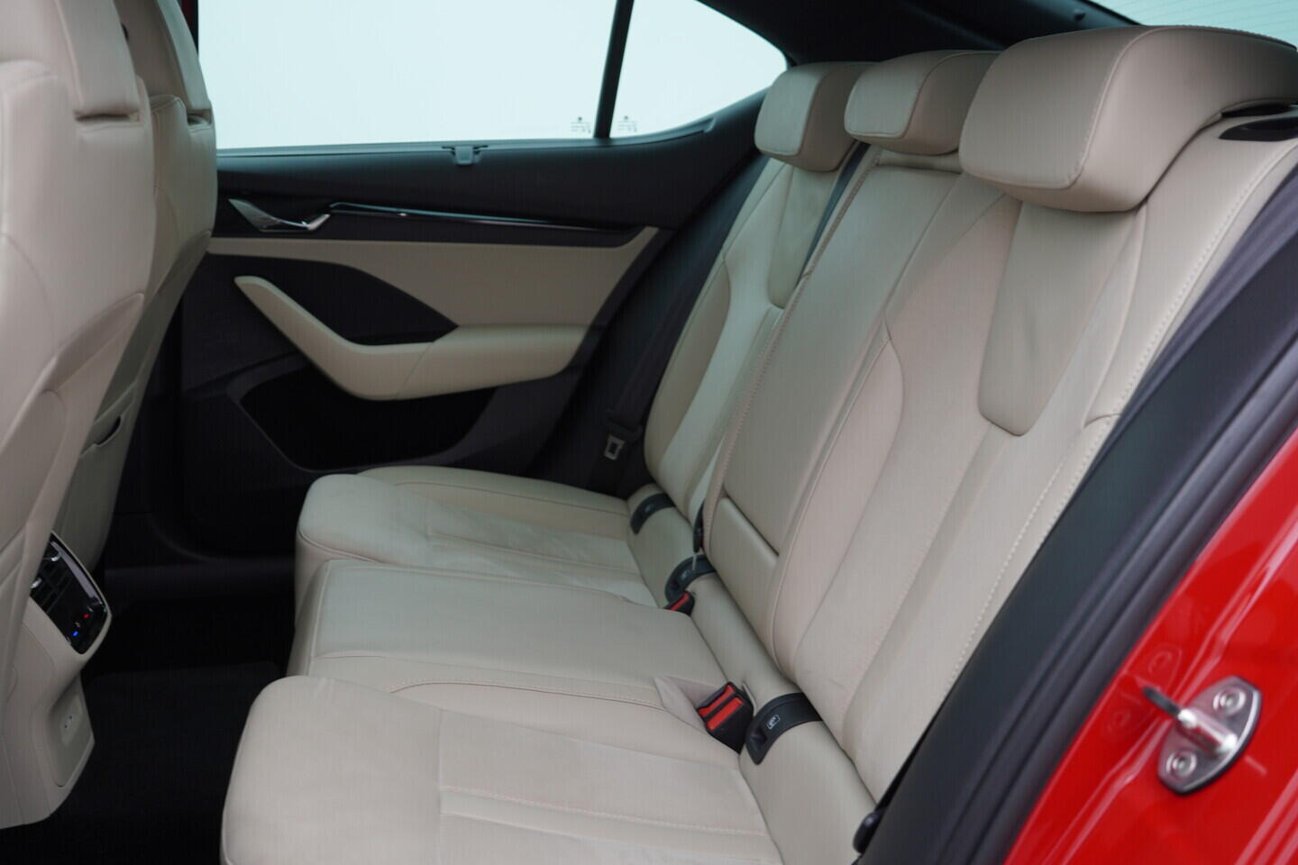 OV190V10835_36.webp_OCTAVIA Style 1.5 TSI 110 kW automat, DPH