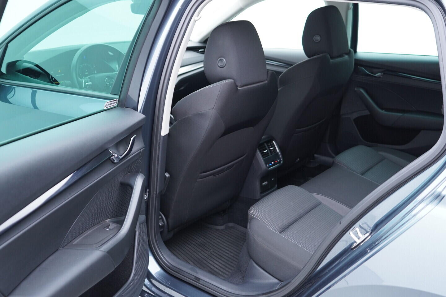 OV190V10838_22.webp_OCTAVIA Ambition Plus 2.0 TDI 85 kW automat, DPH