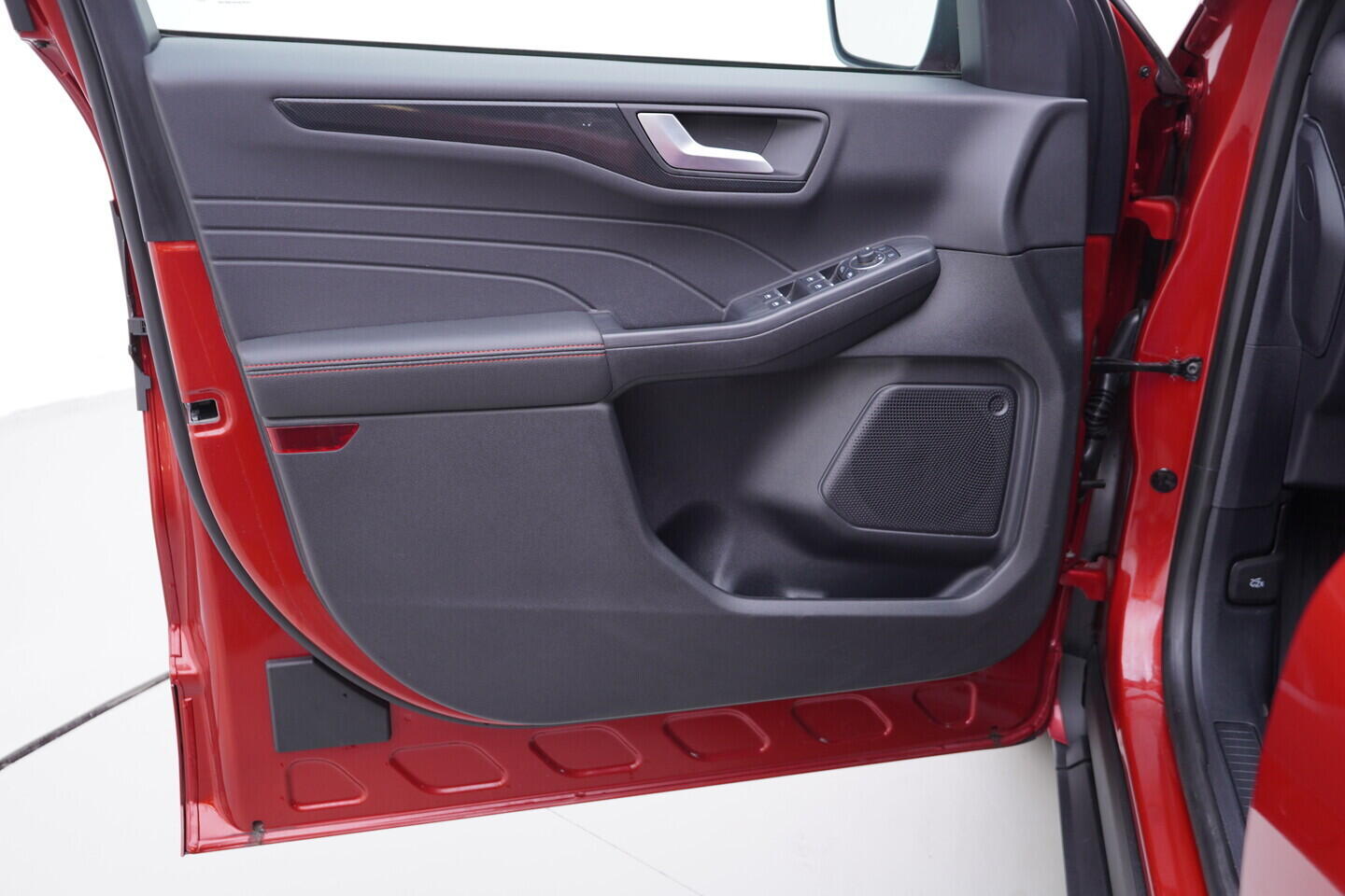 OV190V10844_19.webp_KUGA ST-Line 2.5  140 kW automat