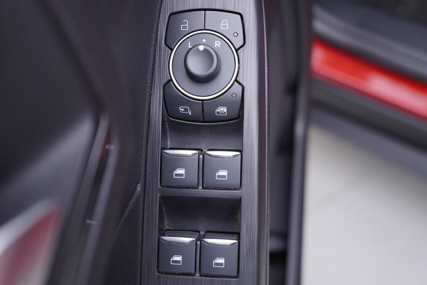 OV190V10844_20.webp_KUGA ST-Line 2.5  140 kW automat