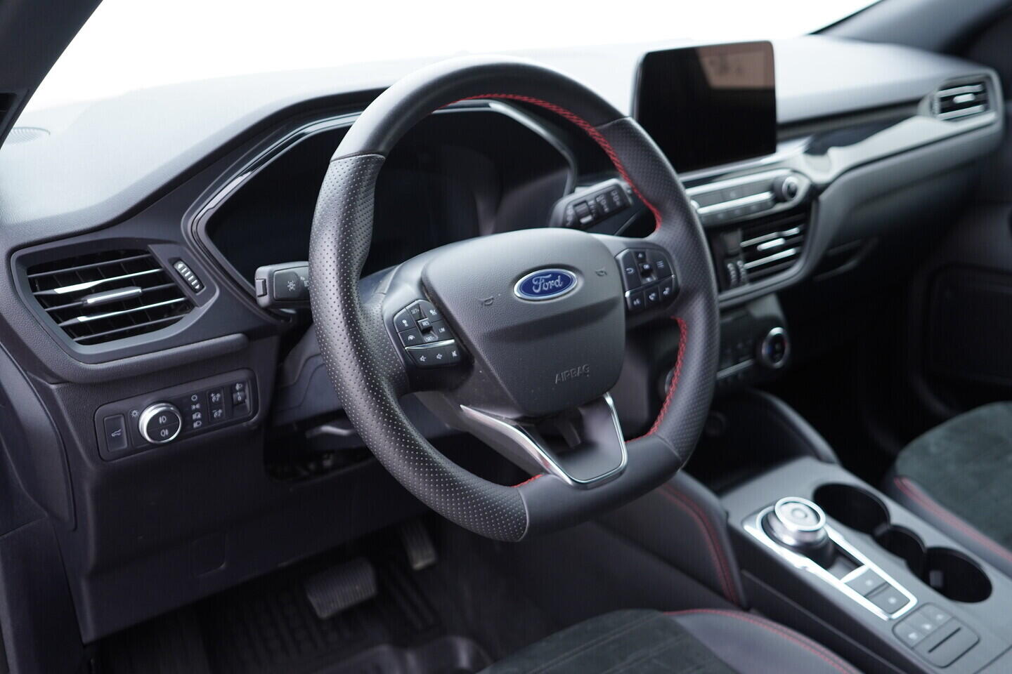 OV190V10844_22.webp_KUGA ST-Line 2.5  140 kW automat