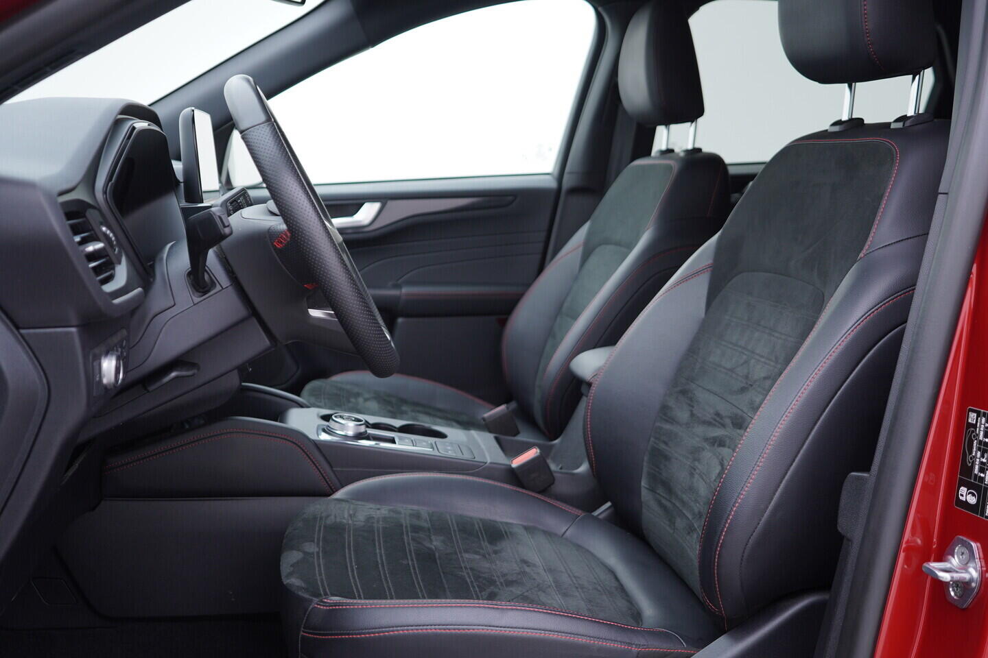 OV190V10844_23.webp_KUGA ST-Line 2.5  140 kW automat