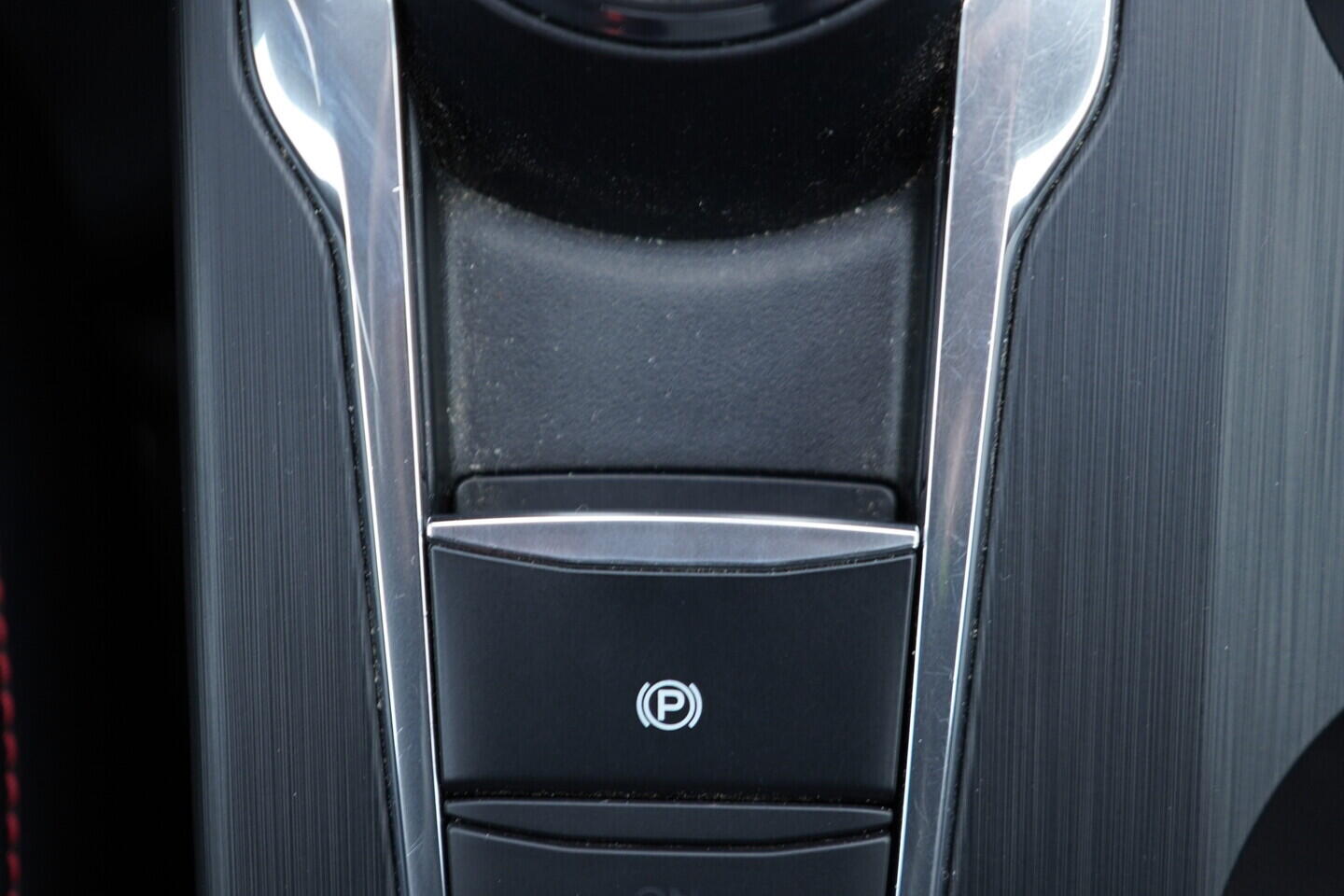 OV190V10844_34.webp_KUGA ST-Line 2.5  140 kW automat