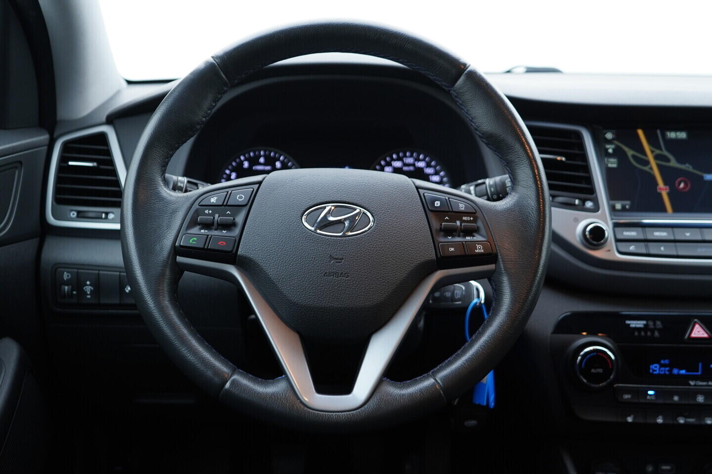 OV190V10846_28.webp_TUCSON Trikolor 1.6 TGDi 130 kW manuál