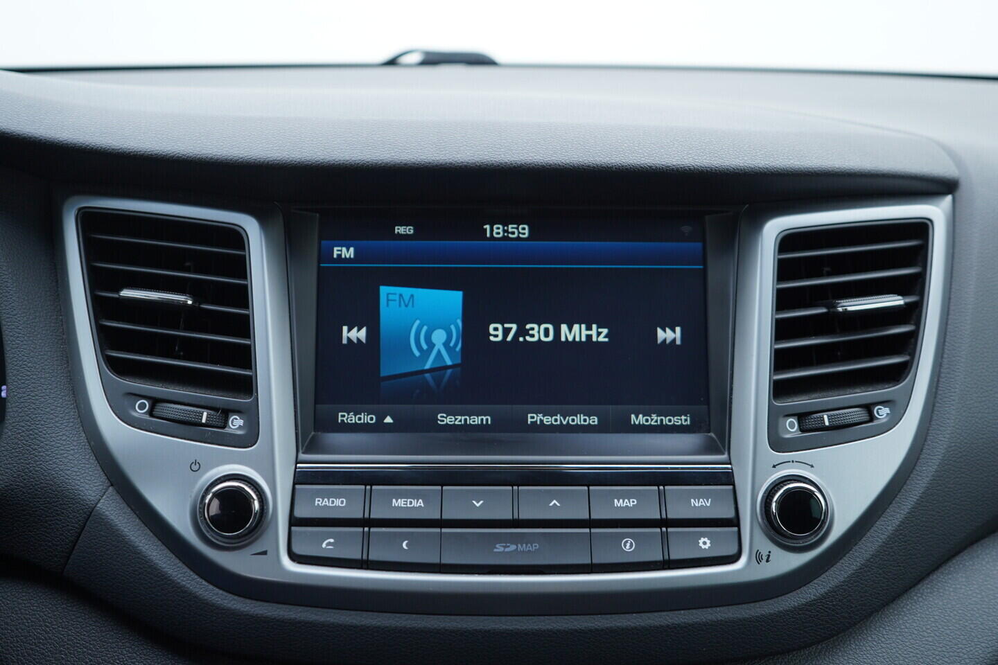 OV190V10846_30.webp_TUCSON Trikolor 1.6 TGDi 130 kW manuál