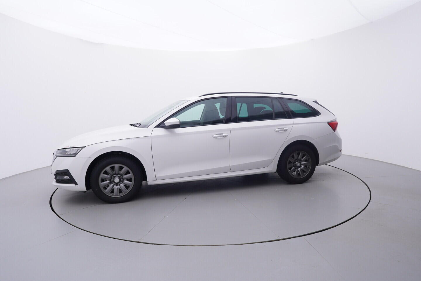 OV190V10850_11.webp_OCTAVIA Ambition 2.0 TDI 85 kW manuál, DPH