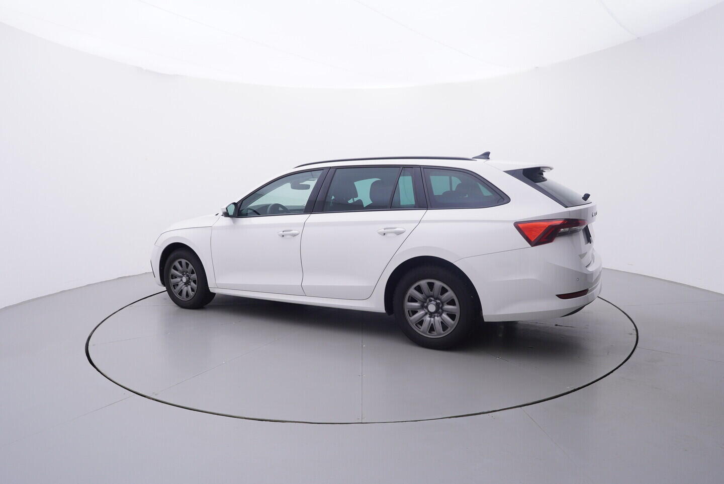 OV190V10850_12.webp_OCTAVIA Ambition 2.0 TDI 85 kW manuál, DPH