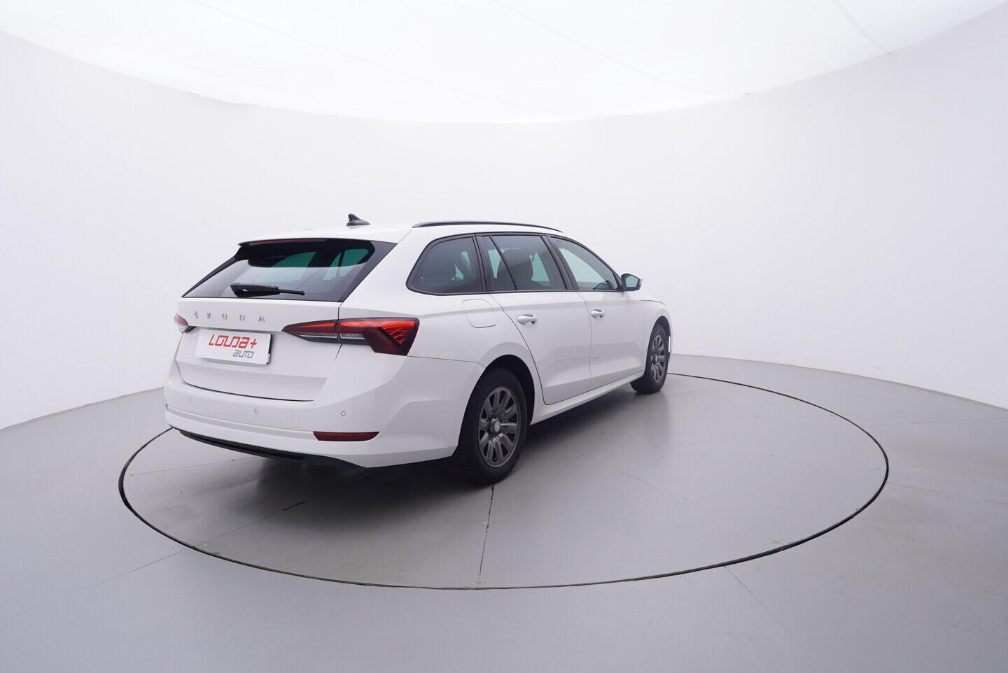 OV190V10850_14.webp_OCTAVIA Ambition 2.0 TDI 85 kW manuál, DPH