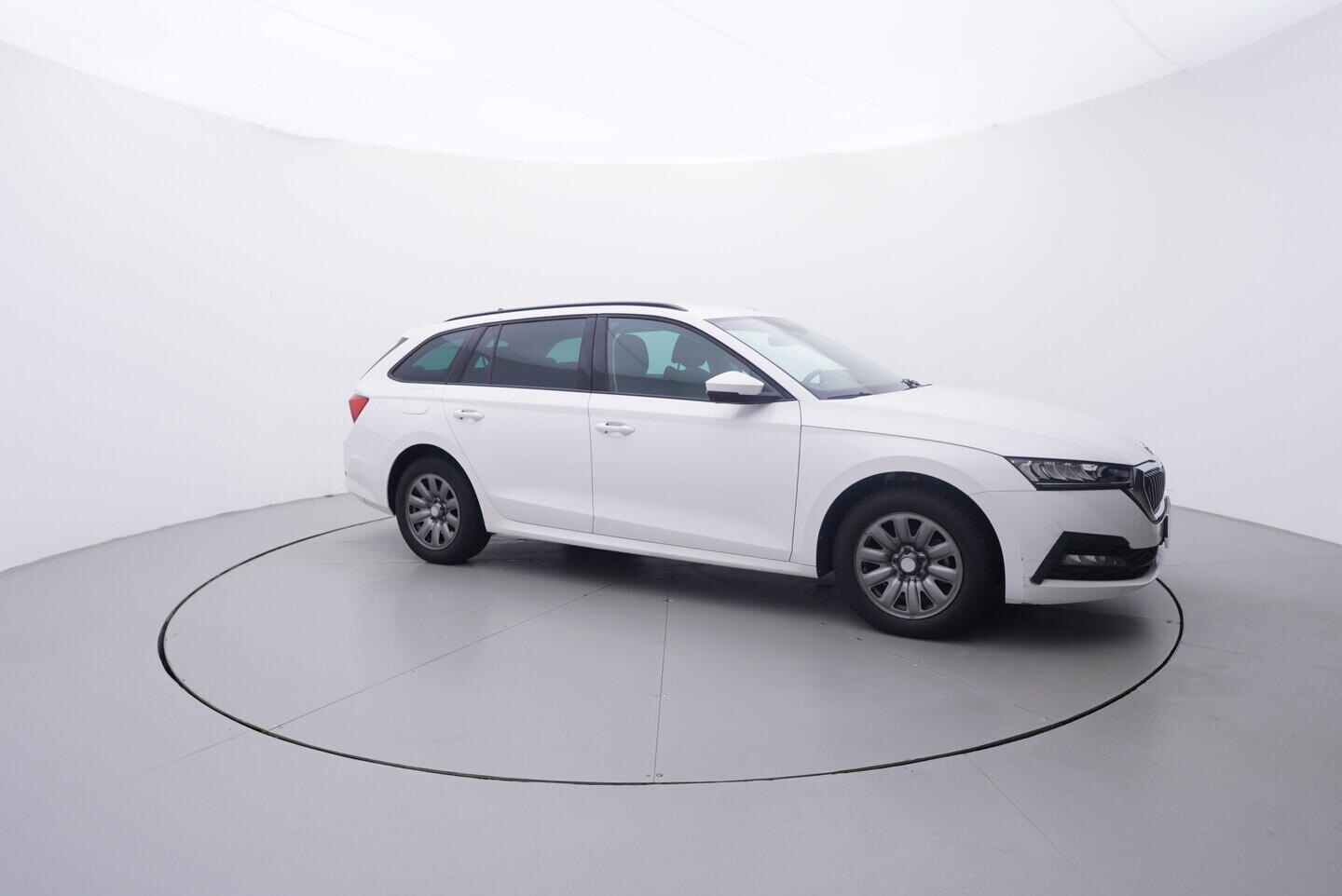 OV190V10850_16.webp_OCTAVIA Ambition 2.0 TDI 85 kW manuál, DPH