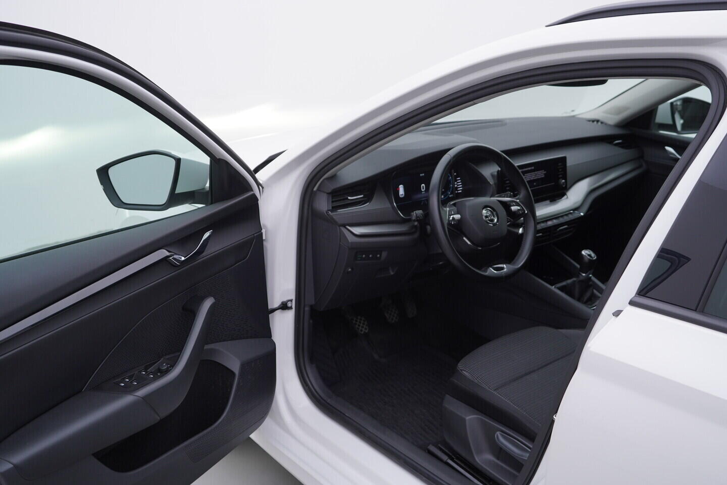 OV190V10850_18.webp_OCTAVIA Ambition 2.0 TDI 85 kW manuál, DPH