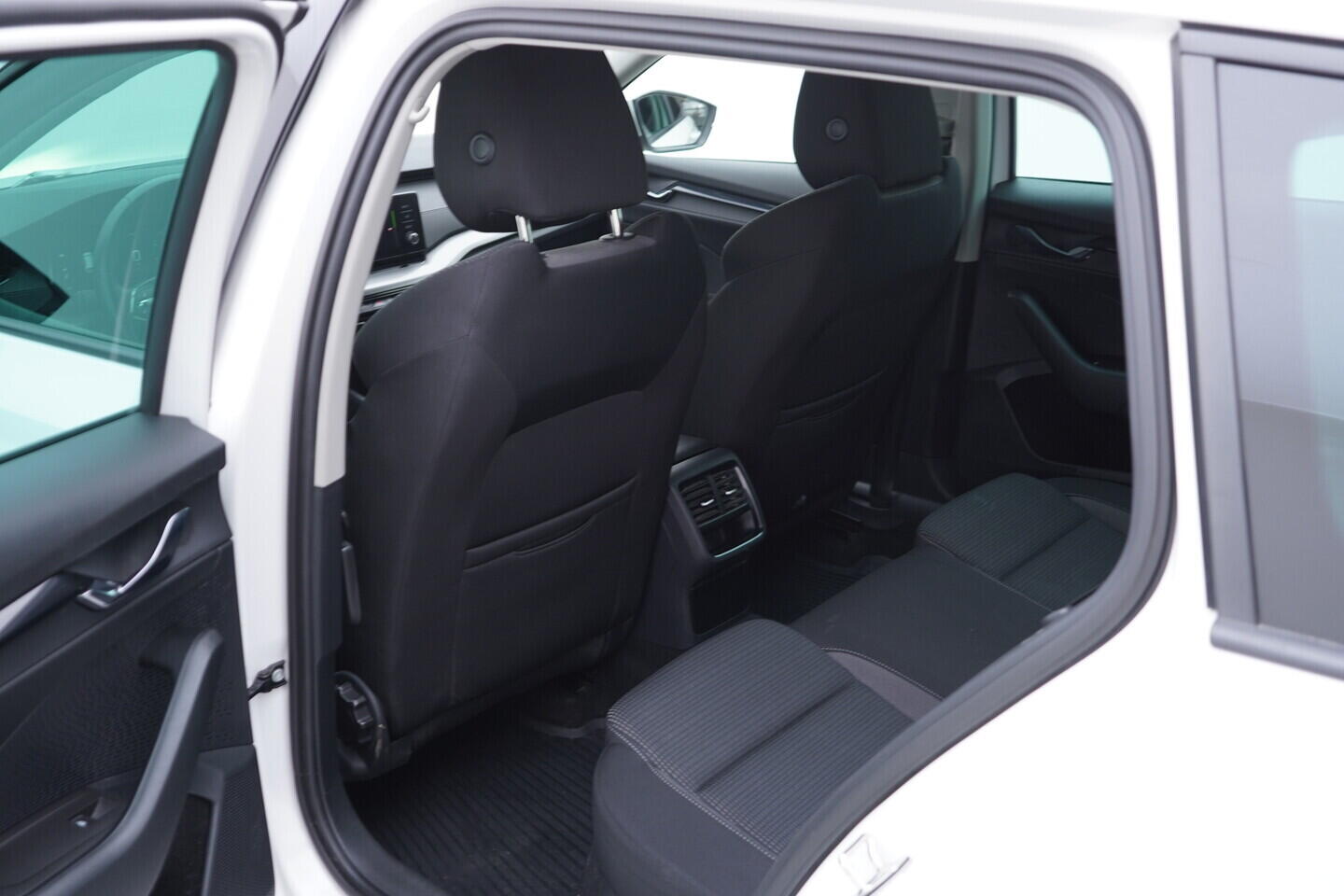 OV190V10850_33.webp_OCTAVIA Ambition 2.0 TDI 85 kW manuál, DPH