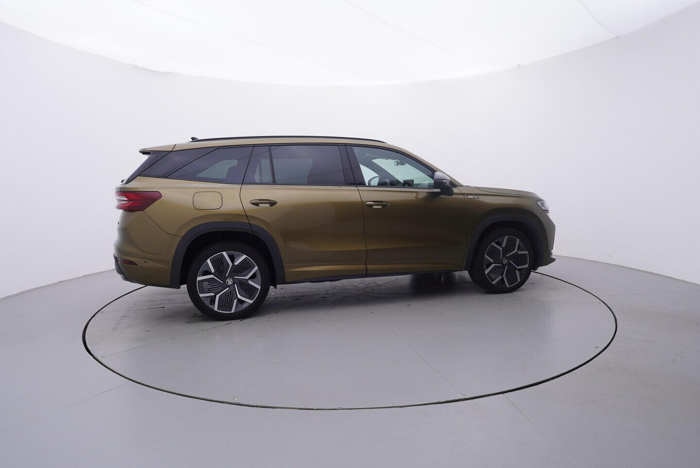 OV190V10856_11.webp_KODIAQ SportLine 2.0 TDI 142 kW automat, DPH
