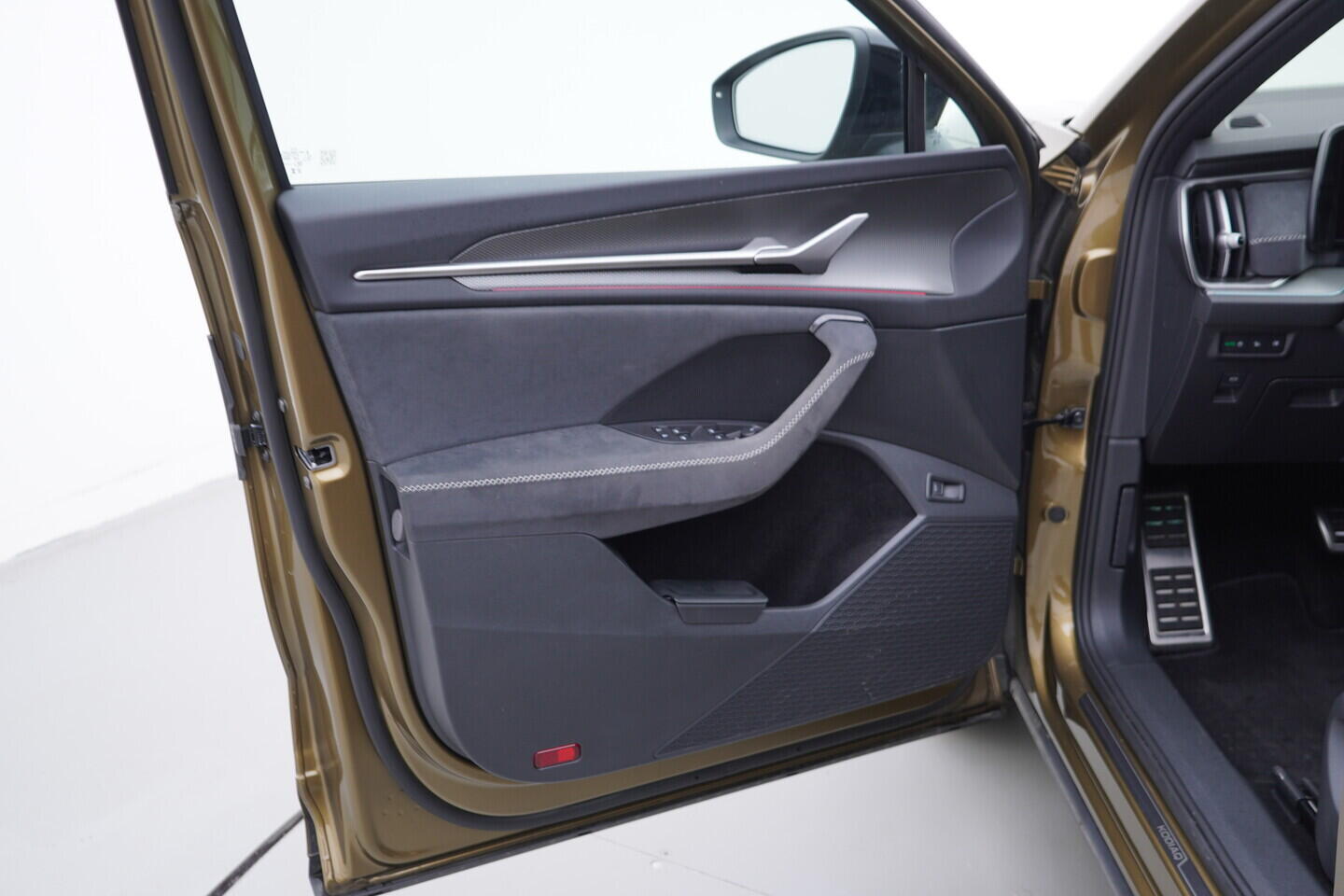 OV190V10856_19.webp_KODIAQ SportLine 2.0 TDI 142 kW automat, DPH