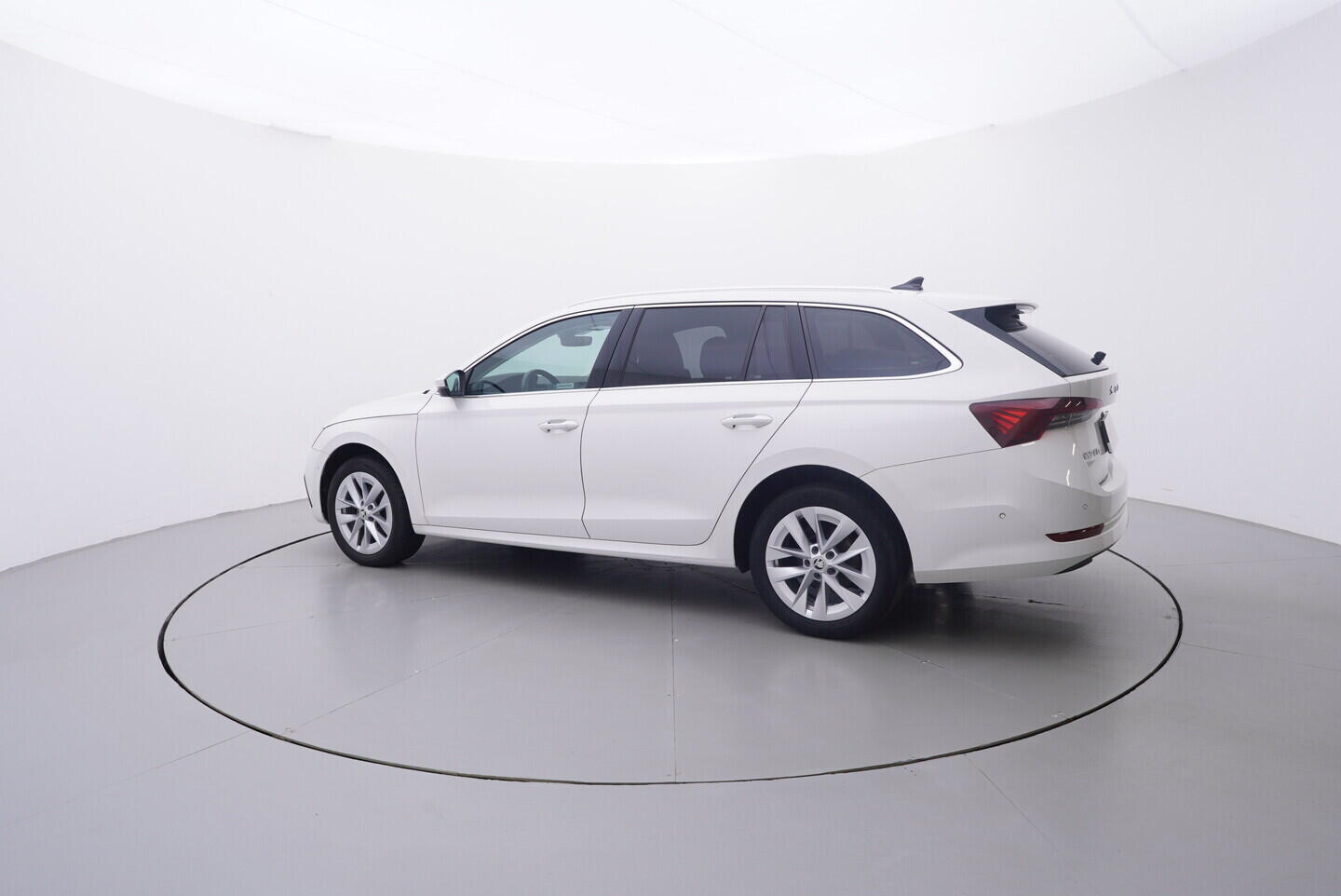 OV190V10858_12.webp_OCTAVIA Style 2.0 TDI 85 kW automat, DPH