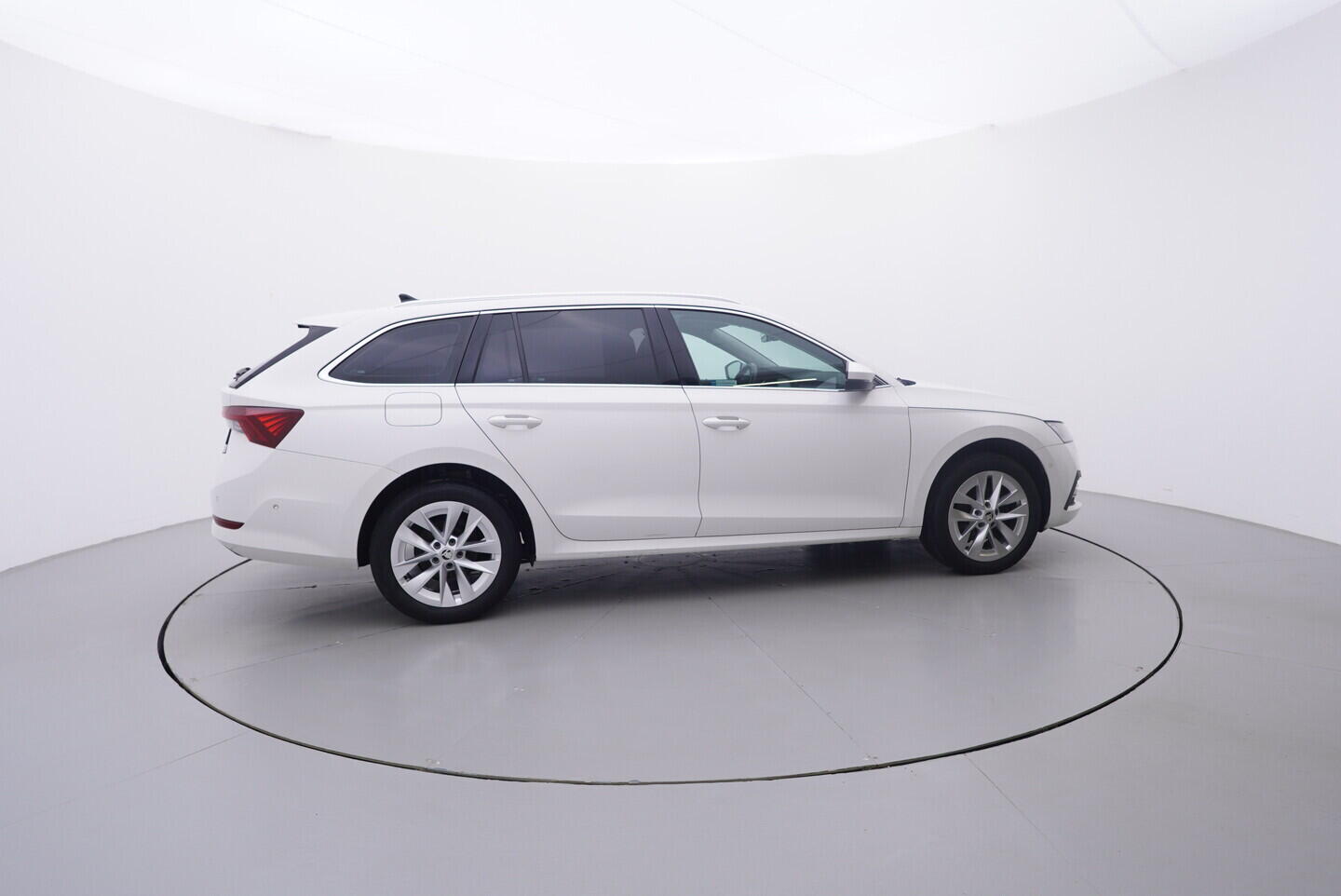 OV190V10858_15.webp_OCTAVIA Style 2.0 TDI 85 kW automat, DPH