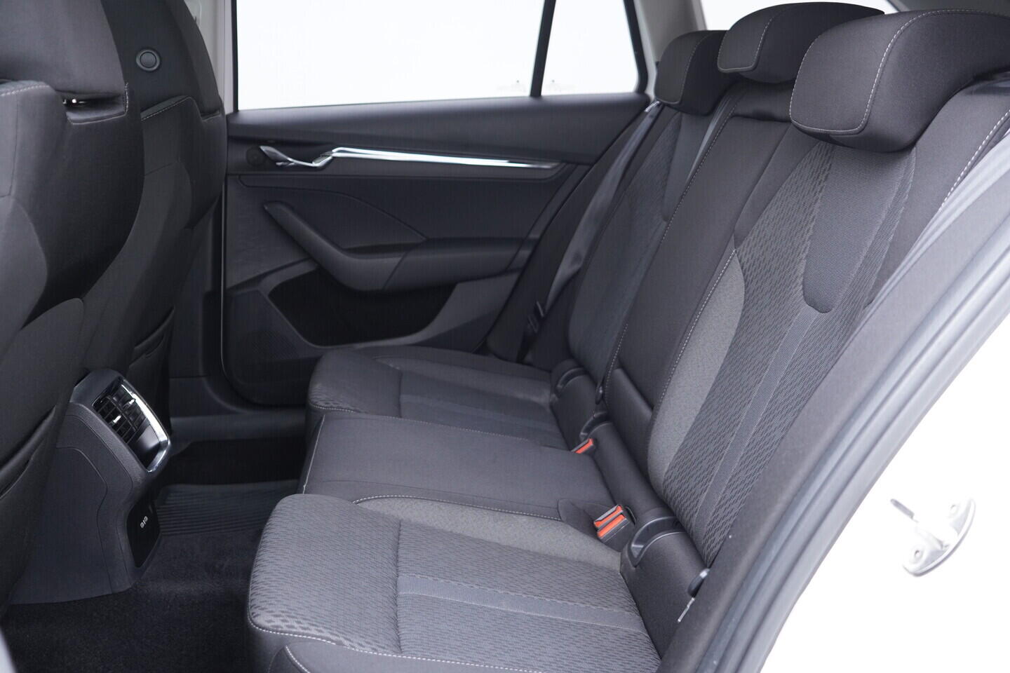 OV190V10858_38.webp_OCTAVIA Style 2.0 TDI 85 kW automat, DPH