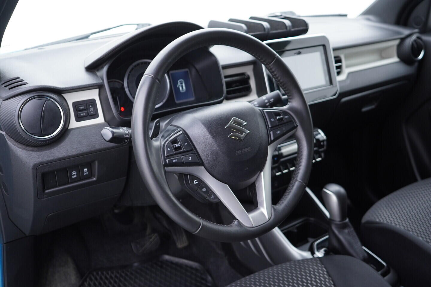 OV190V10863_21.webp_IGNIS  1.2 Hybrid 61 kW automat