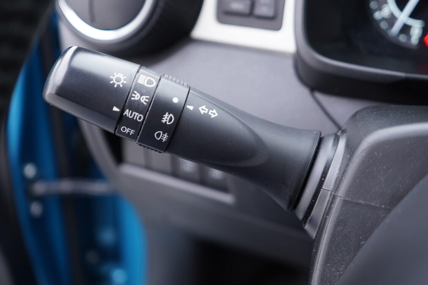 OV190V10863_23.webp_IGNIS  1.2 Hybrid 61 kW automat