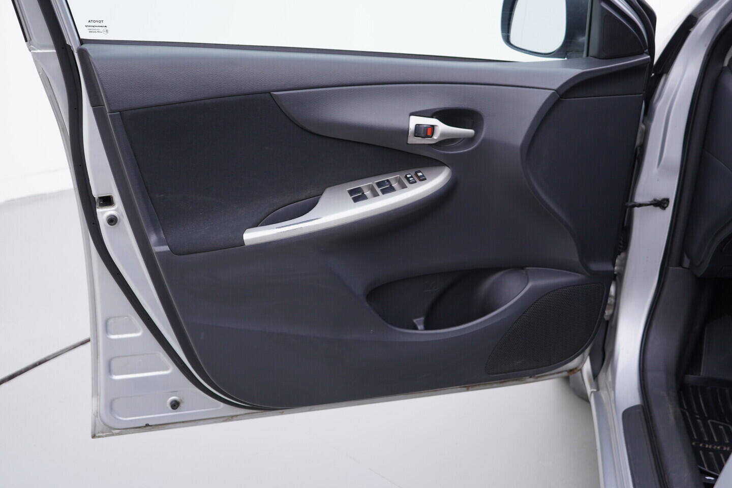 OV190V10864_19.webp_COROLLA  1.6 1,6 Valvematic 97 kW manuál