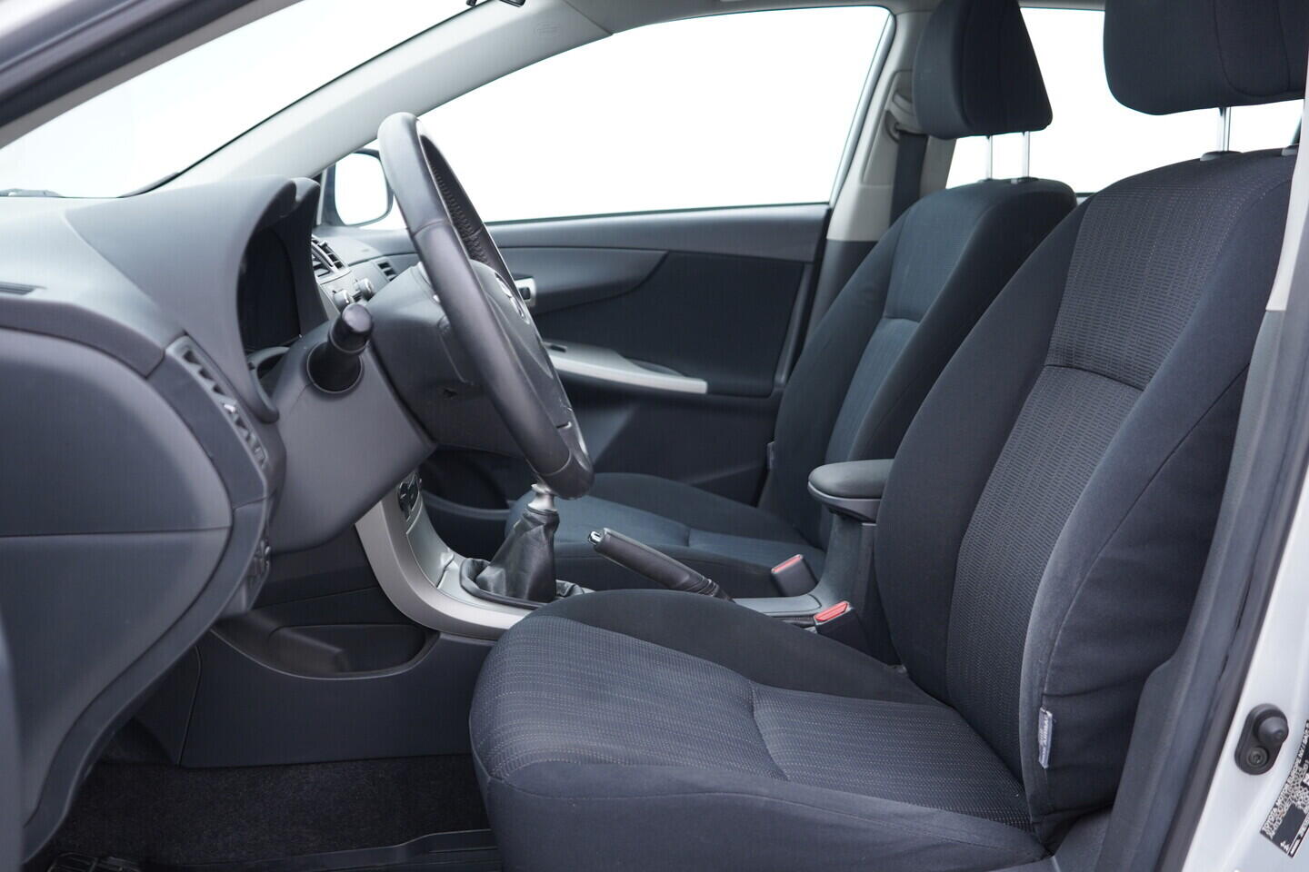 OV190V10864_22.webp_COROLLA  1.6 1,6 Valvematic 97 kW manuál