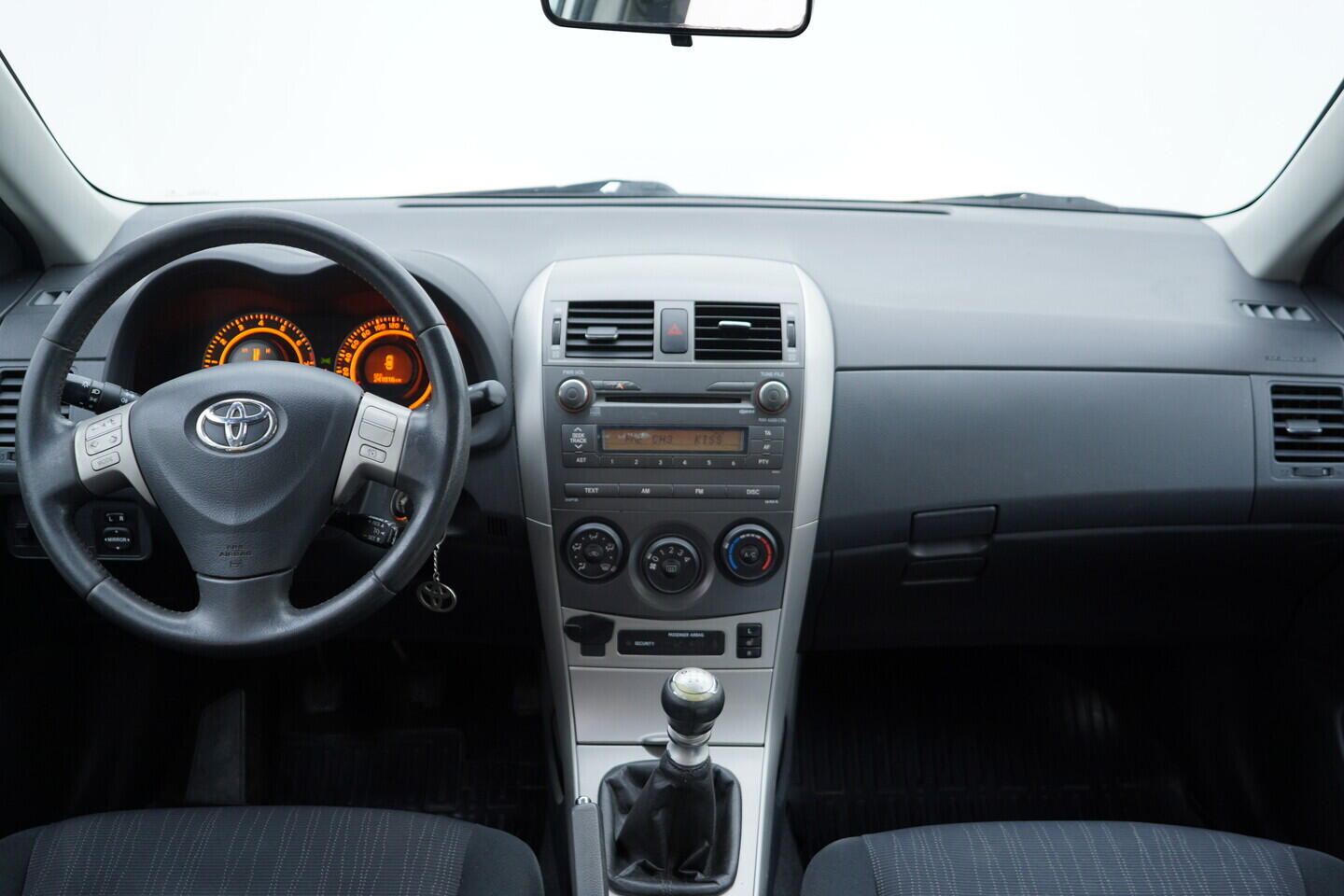 OV190V10864_26.webp_COROLLA  1.6 1,6 Valvematic 97 kW manuál