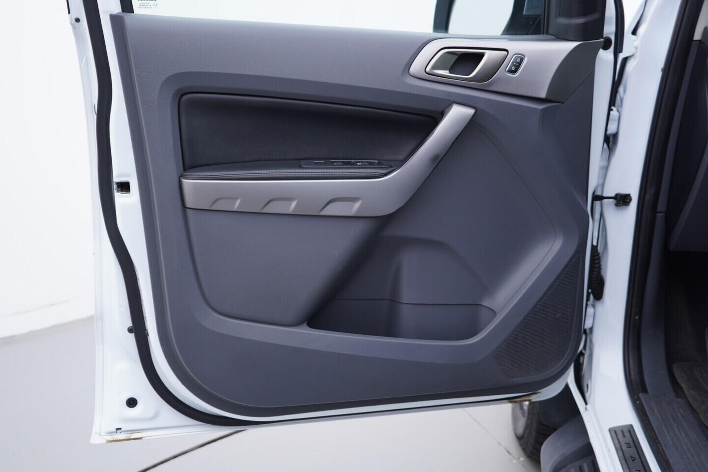 OV190V10866_19.webp_RANGER  2.2 TDCi 118 kW manuál