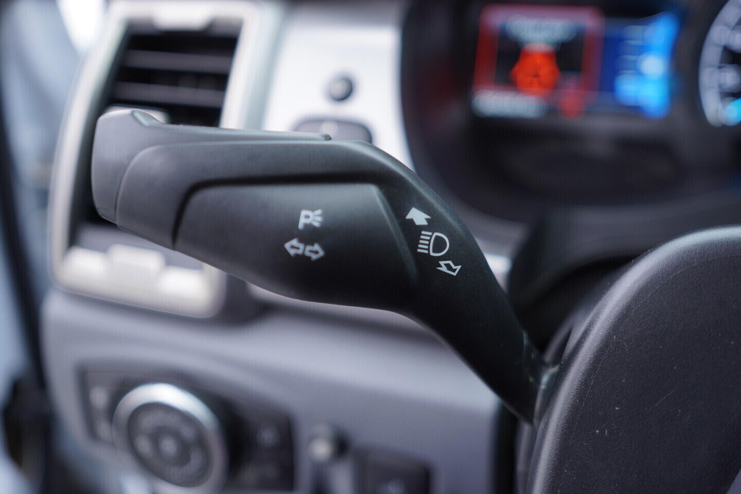 OV190V10866_24.webp_RANGER  2.2 TDCi 118 kW manuál