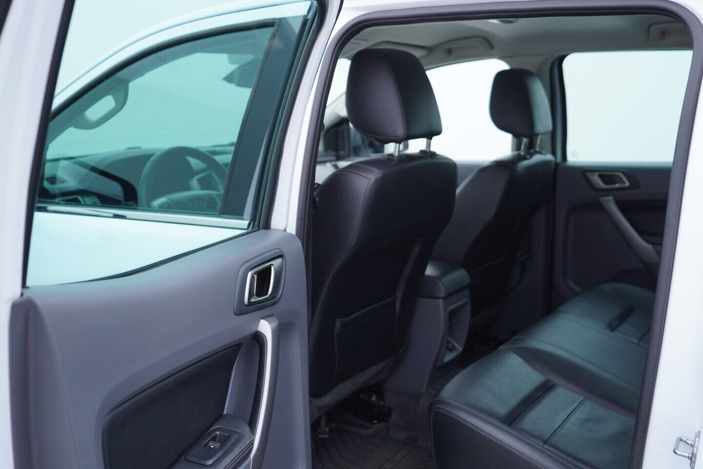 OV190V10866_33.webp_RANGER  2.2 TDCi 118 kW manuál