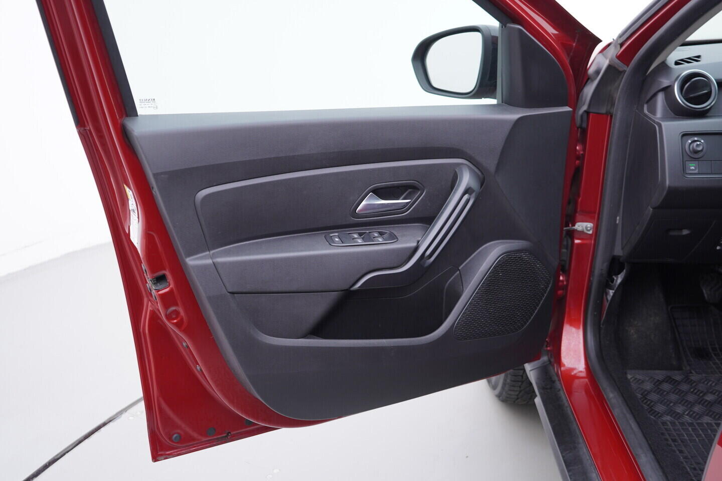 OV190V10868_19.webp_DUSTER  1.0 1.6 16V 67 kW manuál, DPH